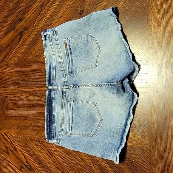 EUC | STS BLUE | Aubrey Mid Rise Fray Hem Side Slit Boyfriend Short - Picture 2 of 6